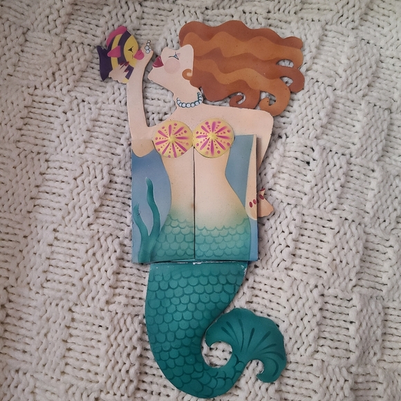 Mermaid Mirror - Picture 3 of 7